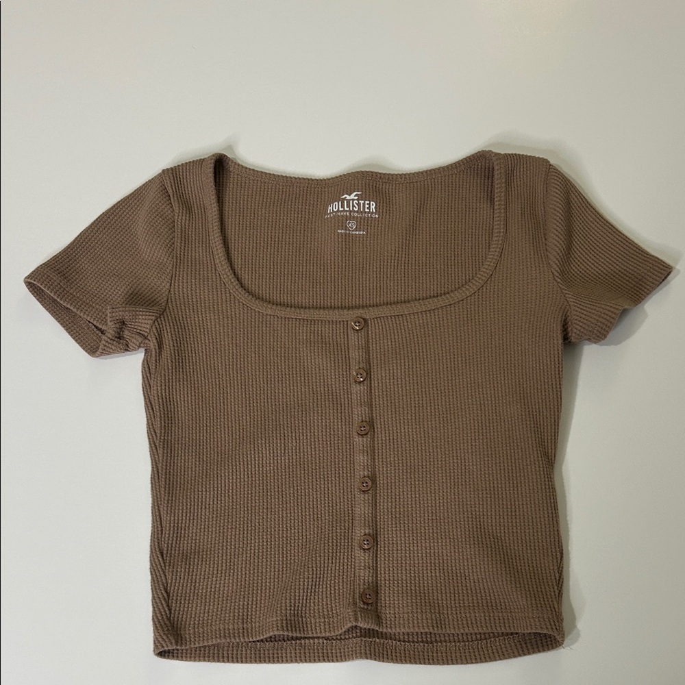 Hollister Women's Brown Ribbed Button-Up Tee